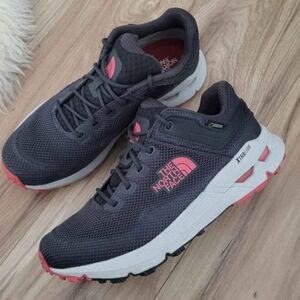 The North Face Shoes 7.5